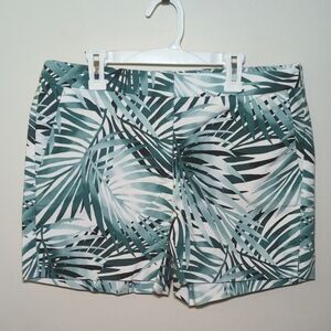 White House Black Market Green & White Palm Leaf Shorts 4.5" inseam Size 8